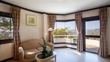 Panorama Executive Upper View | Premium bedding, minibar, desk, blackout drapes