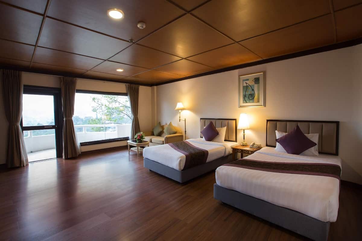 Ropa de cama de alta calidad, minibar, escritorio y cortinas blackout