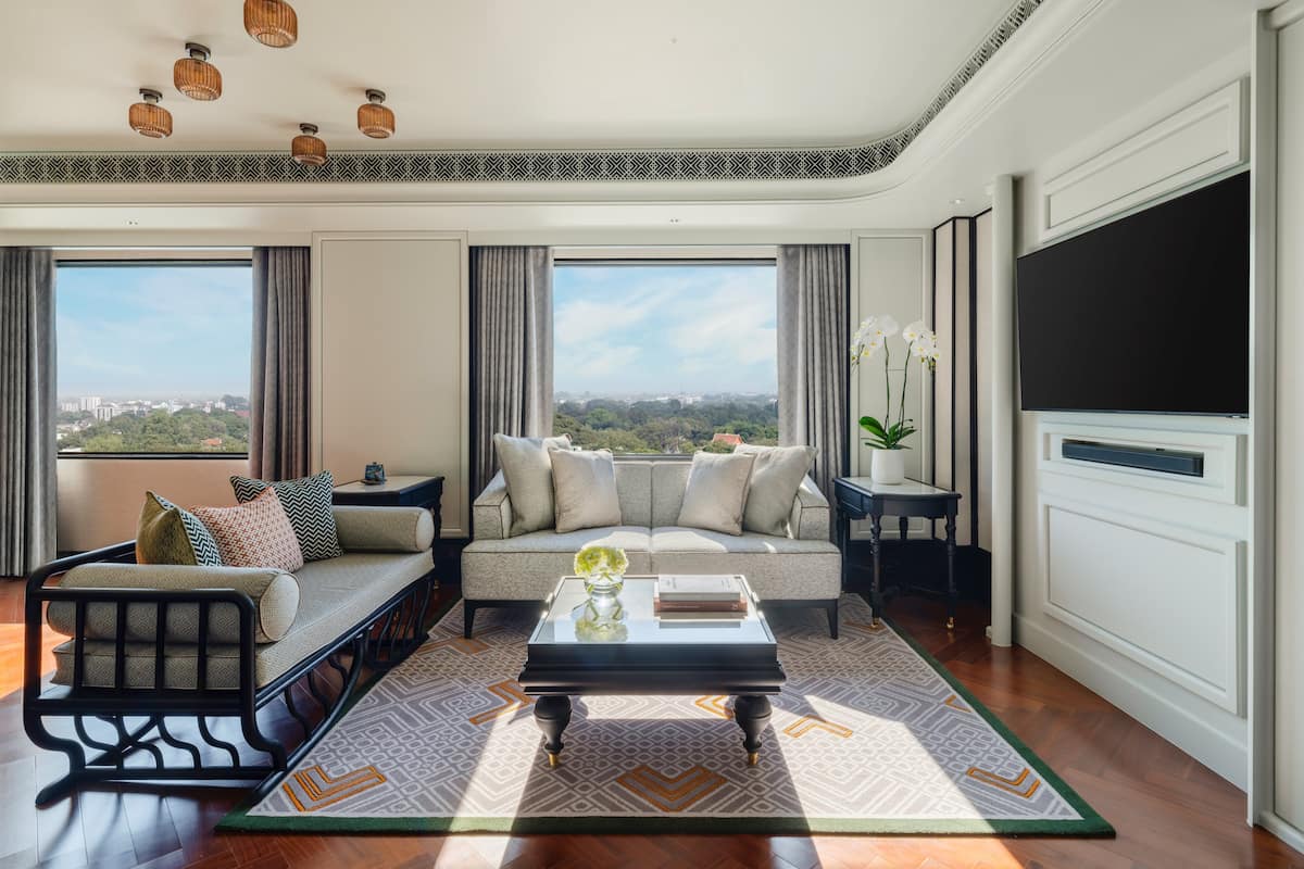 Bộ đồ giường cao cấp, minibar, két bảo mật tại phòng