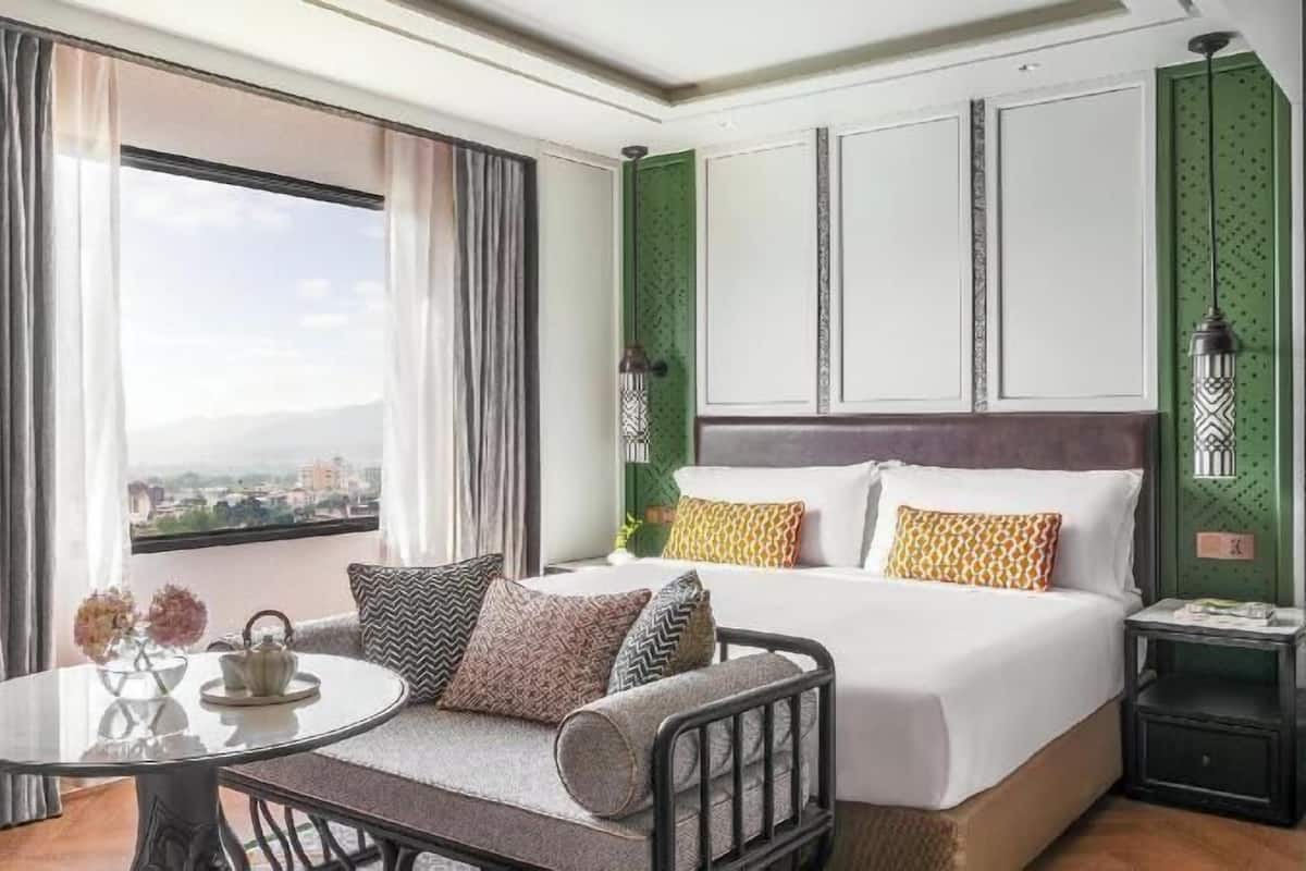 Premium bedding, minibar, in-room safe, laptop workspace