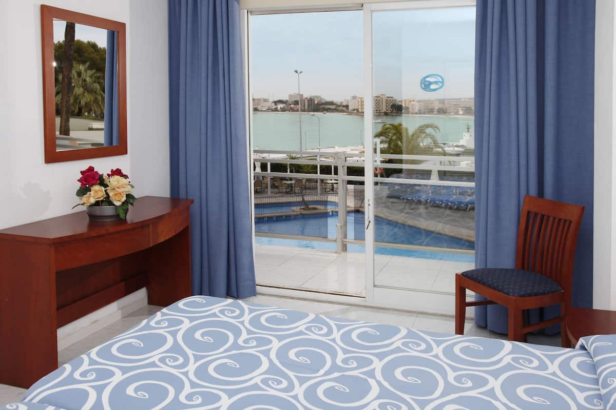 In-room safe, blackout drapes, iron/ironing board, cribs (free)