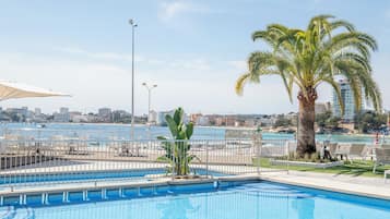 Indoor pool, seasonal outdoor pool, pool umbrellas, sun loungers