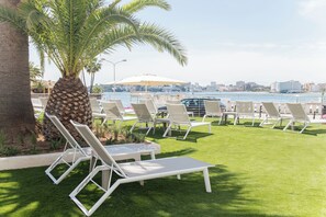 Indoor pool, seasonal outdoor pool, pool umbrellas, sun loungers