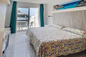 Caja fuerte, escritorio, wifi gratis y ropa de cama