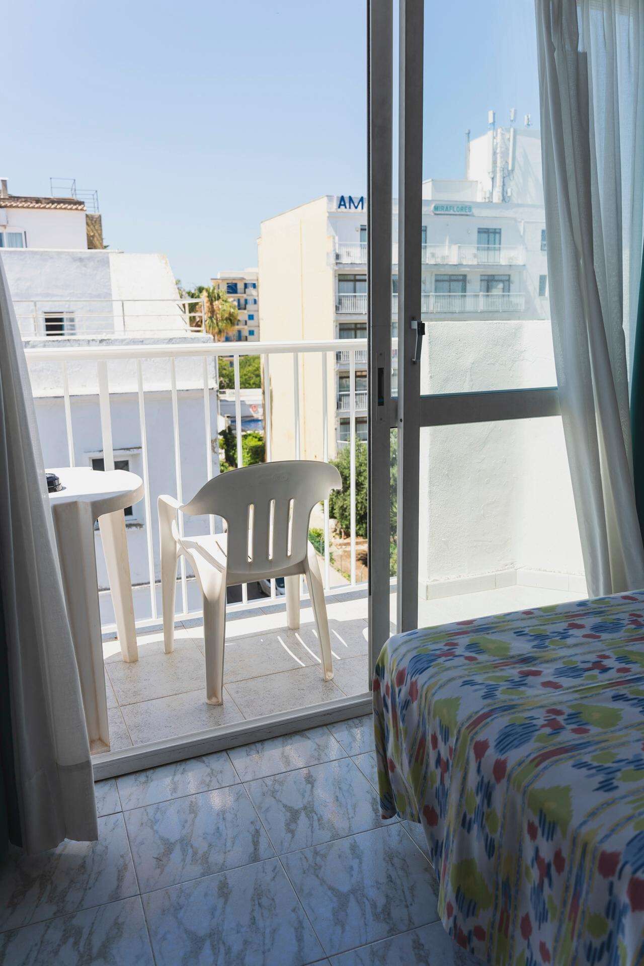 1 bedroom, in-room safe, desk, free wifi