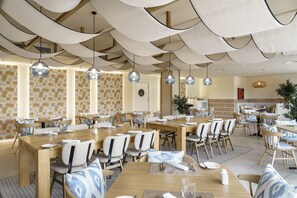 5 restaurantes: opção de café da manhã, almoço e jantar