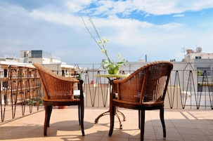 Habitación estándar doble | Edredones de plumas, caja fuerte, escritorio y cunas (de pago)