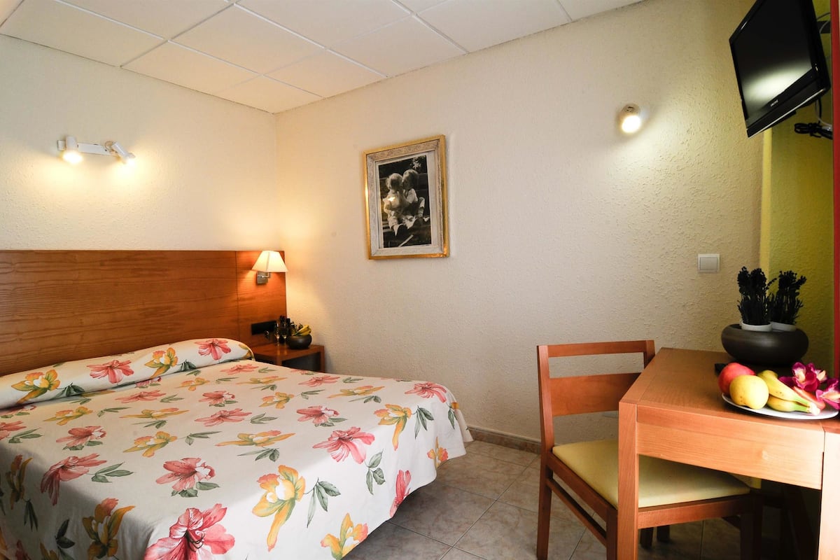 family room | down duvets, in-room safe, desk, cots/infant beds