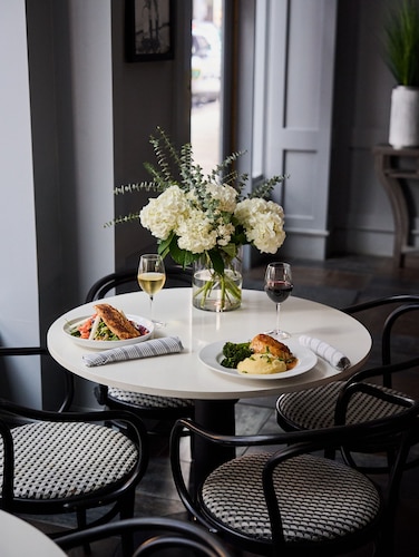 Club Quarters Hotel Downtown, Houston