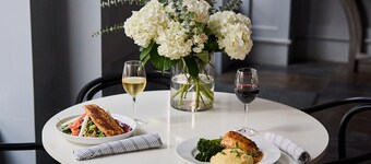 Club Quarters Hotel Downtown, Houston