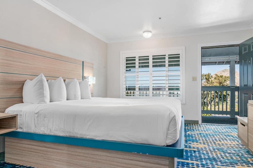 Pacific Shores Inn