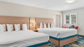 Habitación estándar (2 King Beds) | Ropa de cama de alta calidad, camas con pillow-top y insonorización