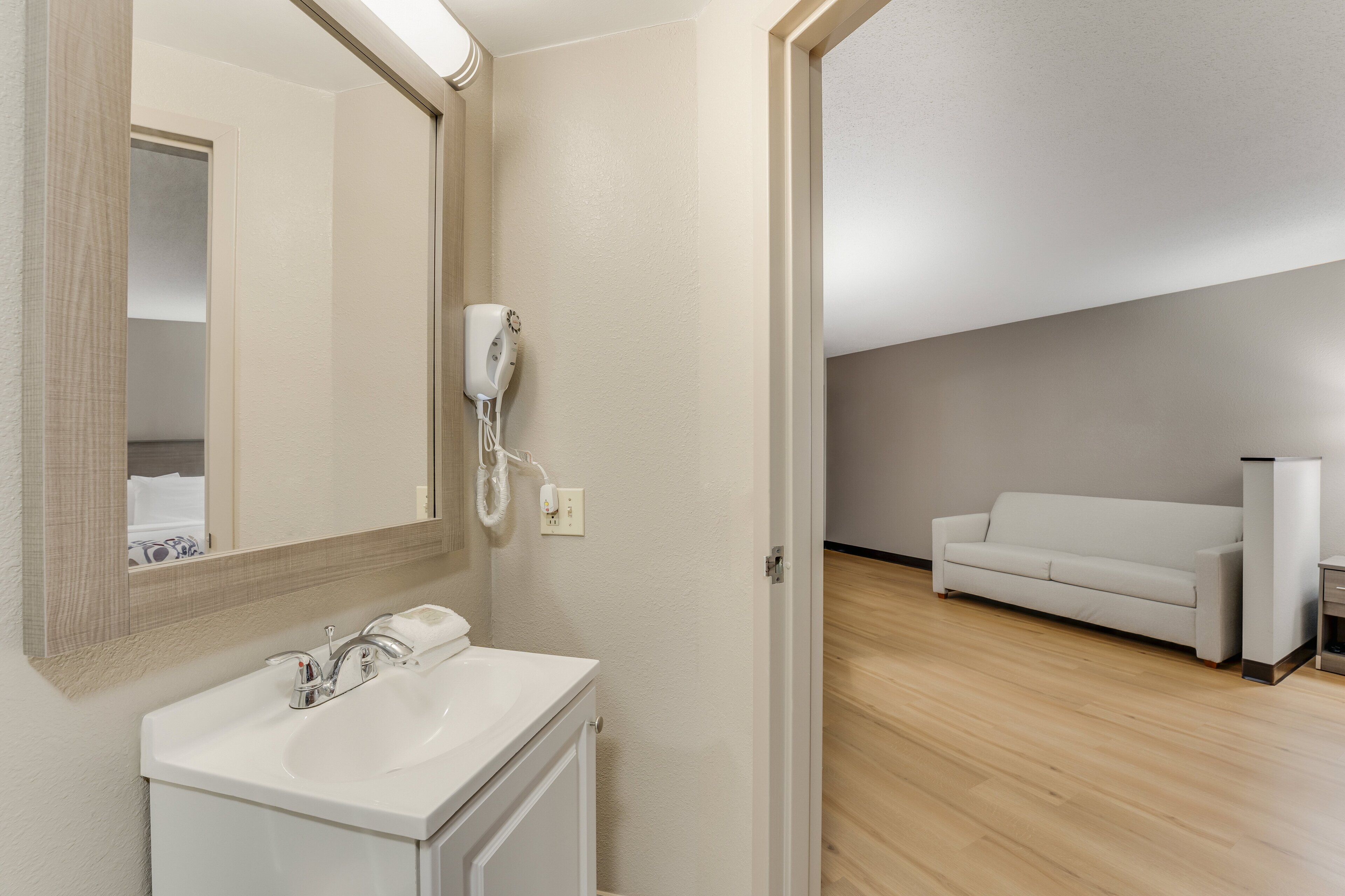 standard suite, 1 king bed with sofa bed, non smoking | bathroom | combined shower/bathtub, free toiletries, hair dryer, towels