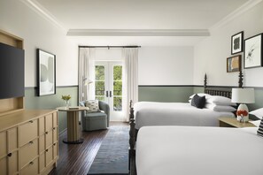 尊荣客房, 2 张双人床, 阳台 (Juliet Balcony) | 意大利 Frette 床单、高档床上用品、加厚床垫、迷你吧