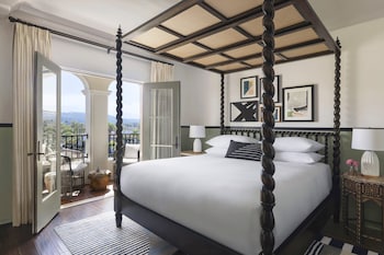 Premium Room, 1 King Bed (Semi-Private Balcony) | Frette Italian sheets, premium bedding, pillowtop beds, minibar at Kimpton Canary Hotel by IHG