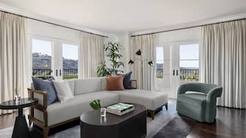 Phòng Suite, 1 giường cỡ king, phù hợp cho người khuyết tật (Canary) | 1 phòng ngủ, bộ trải giường bằng vải Frette của Ý