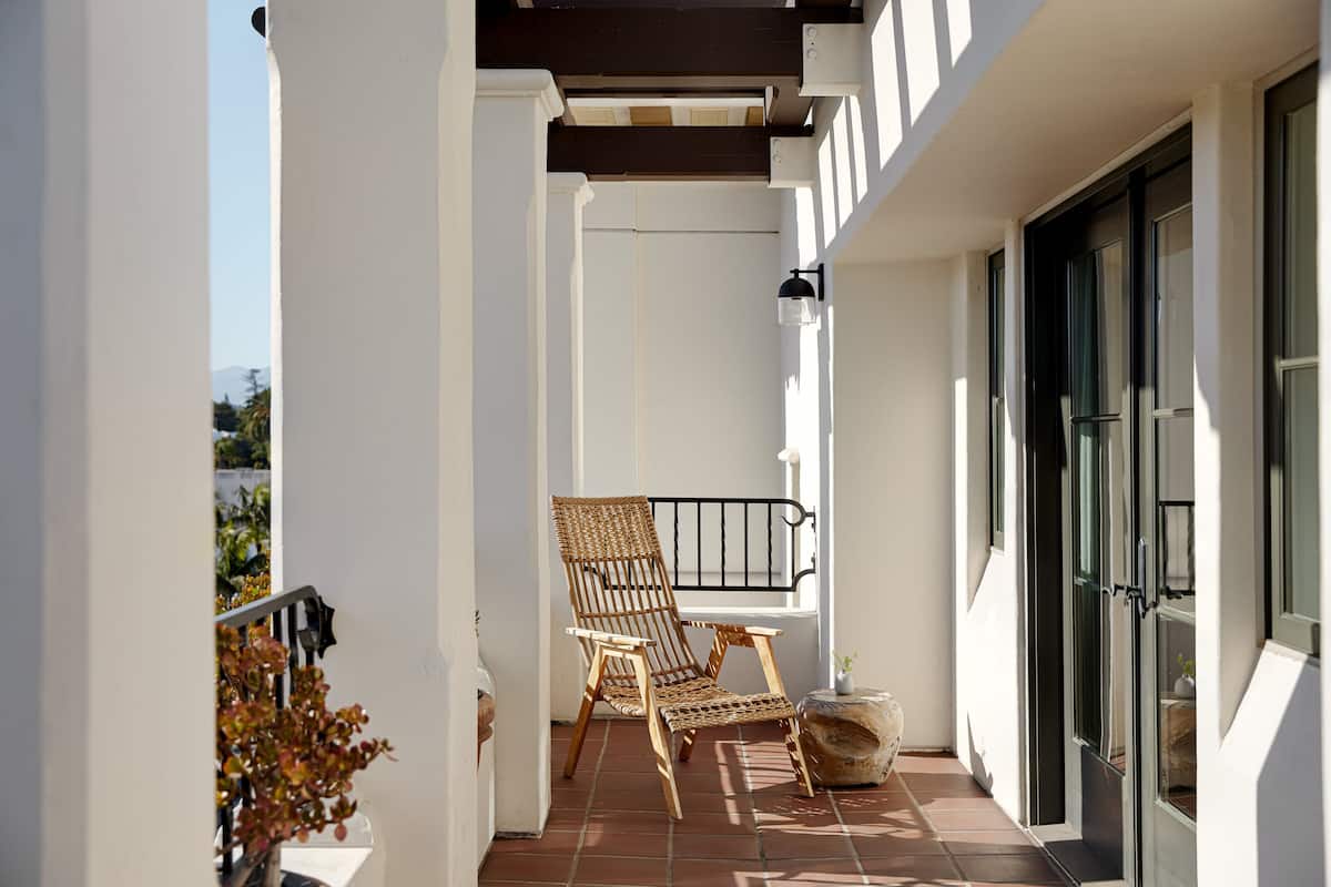 suite, 1 king bed, accessible bathtub (canary) | 1 bedroom, frette italian sheets, premium bedding, pillow-top beds