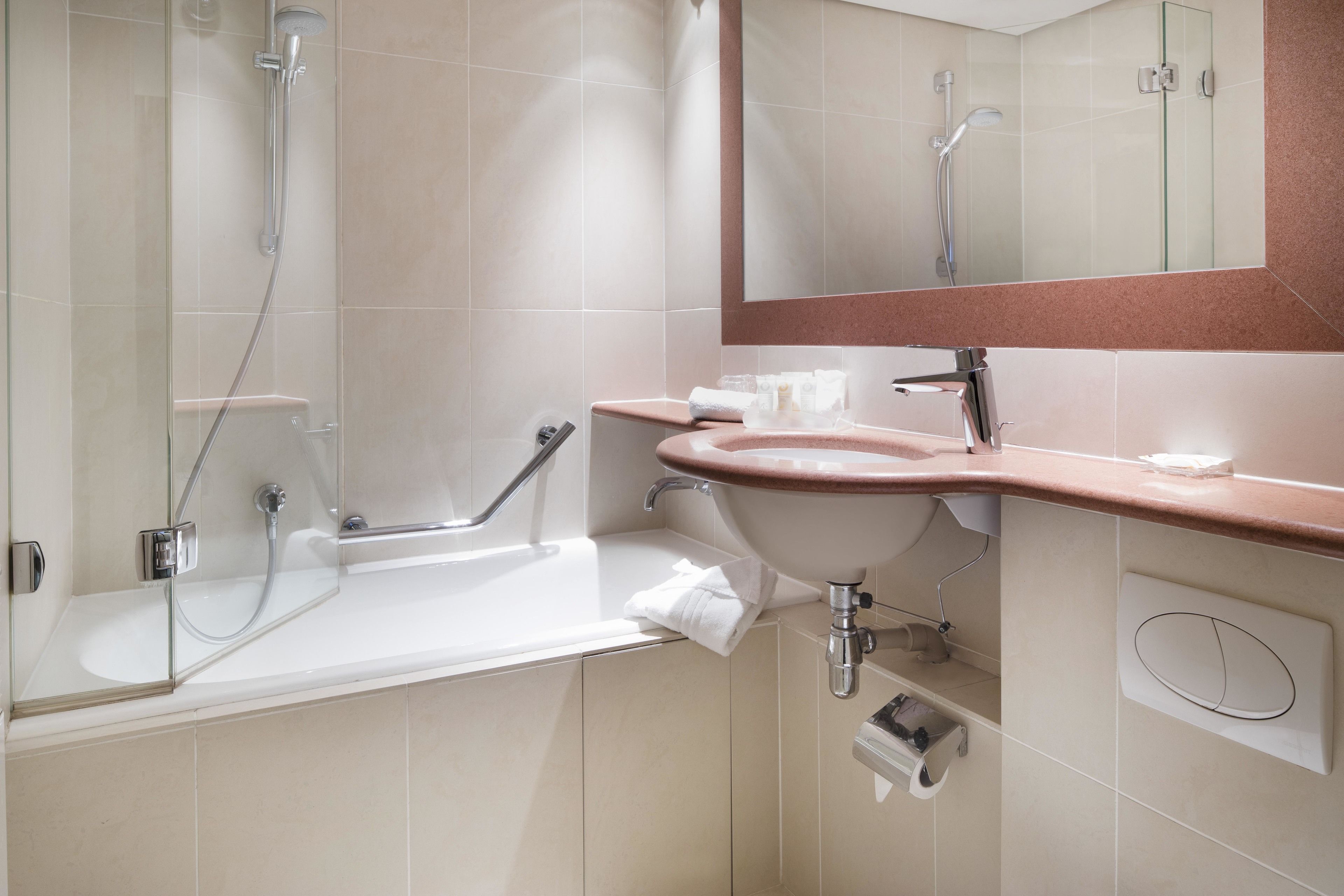 premium bedding, in-room safe, desk, soundproofing