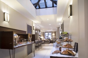 Daily buffet breakfast (EUR 17 per person)