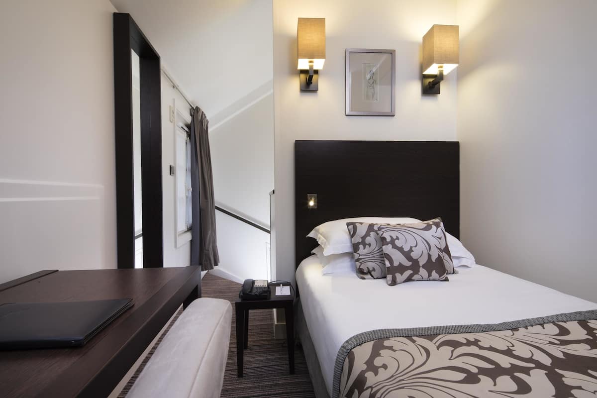 Single Room | Premium bedding, in-room safe, desk, soundproofing