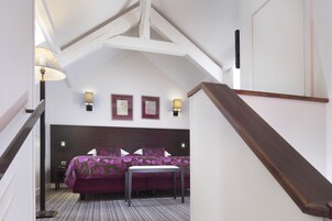 Premium bedding, in-room safe, desk, soundproofing