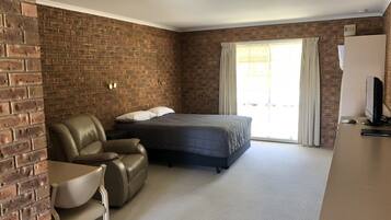 Deluxe-Zimmer | 1 Schlafzimmer, Bettwäsche aus ägyptischer Baumwolle, Schreibtisch