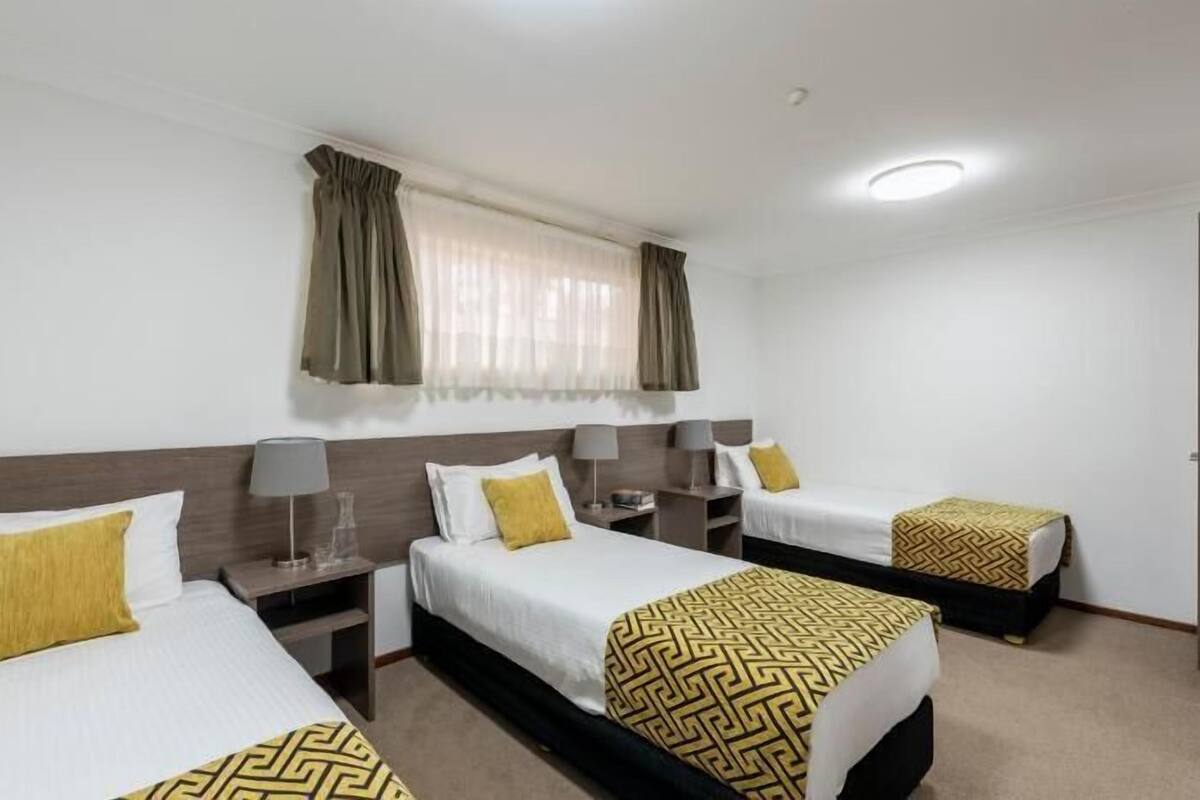 Literie de qualitĂ©, minibar, bureau, rideaux dâobscurcissement