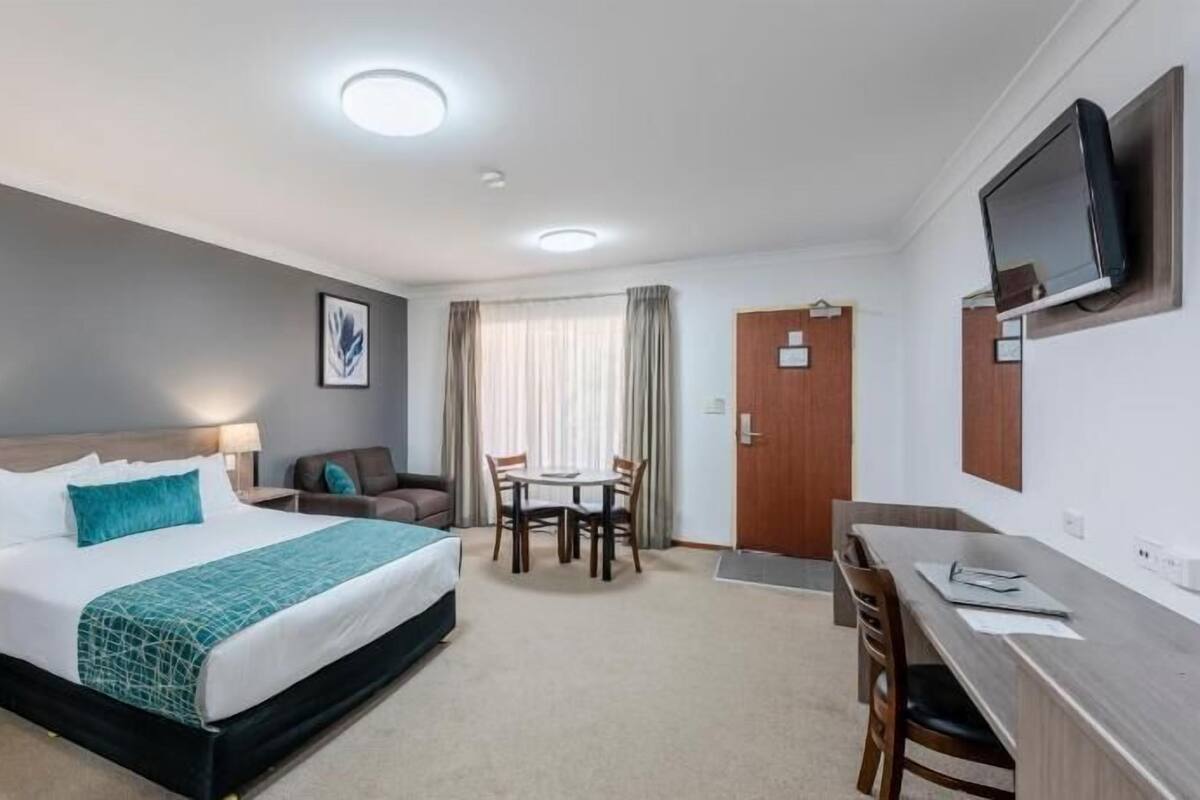 Literie de qualitĂ©, minibar, bureau, rideaux dâobscurcissement