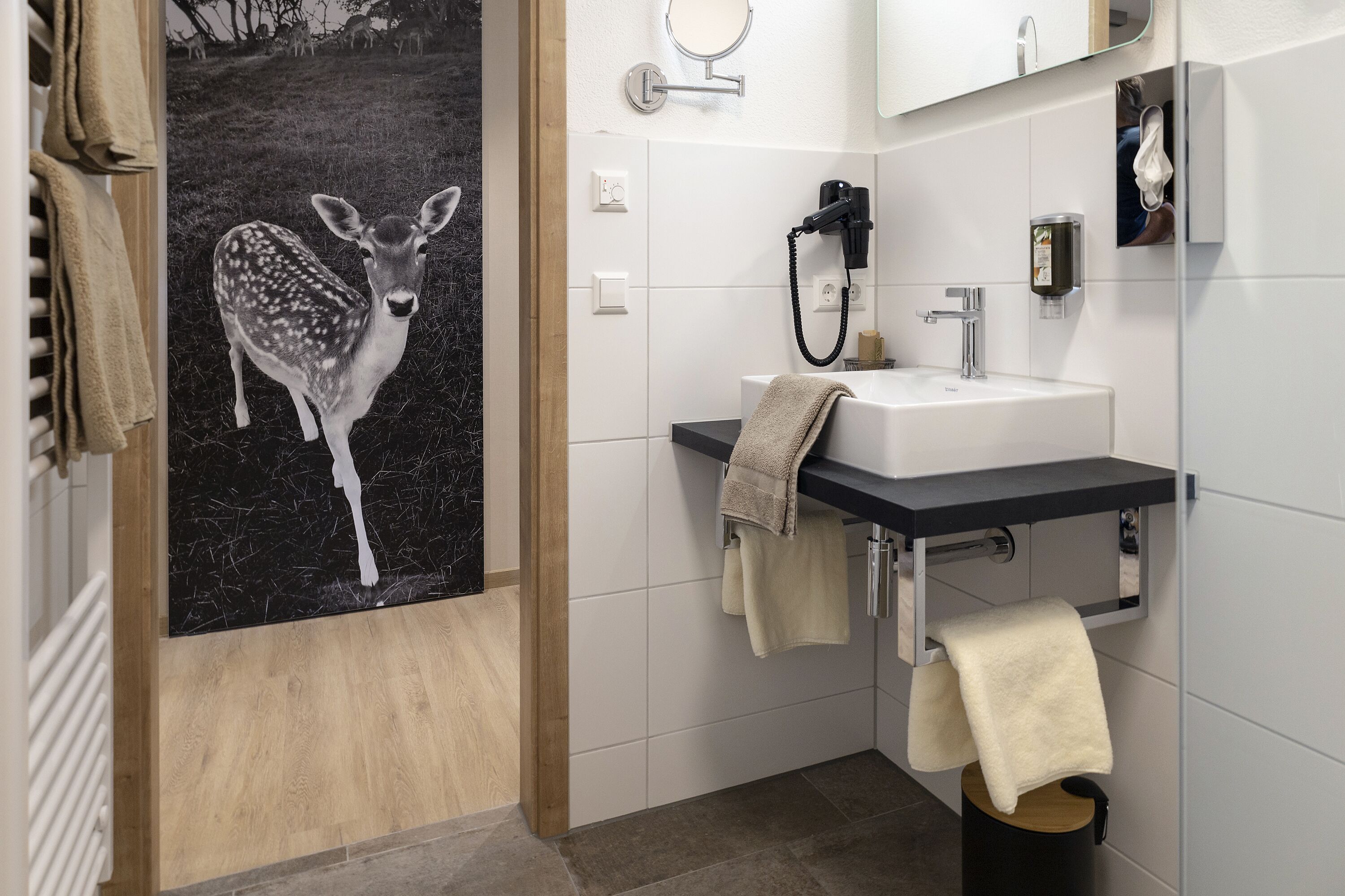 double room, annex building (forellerie, opposite mainstreet) | bathroom | free toiletries, hair dryer, bathrobes, towels