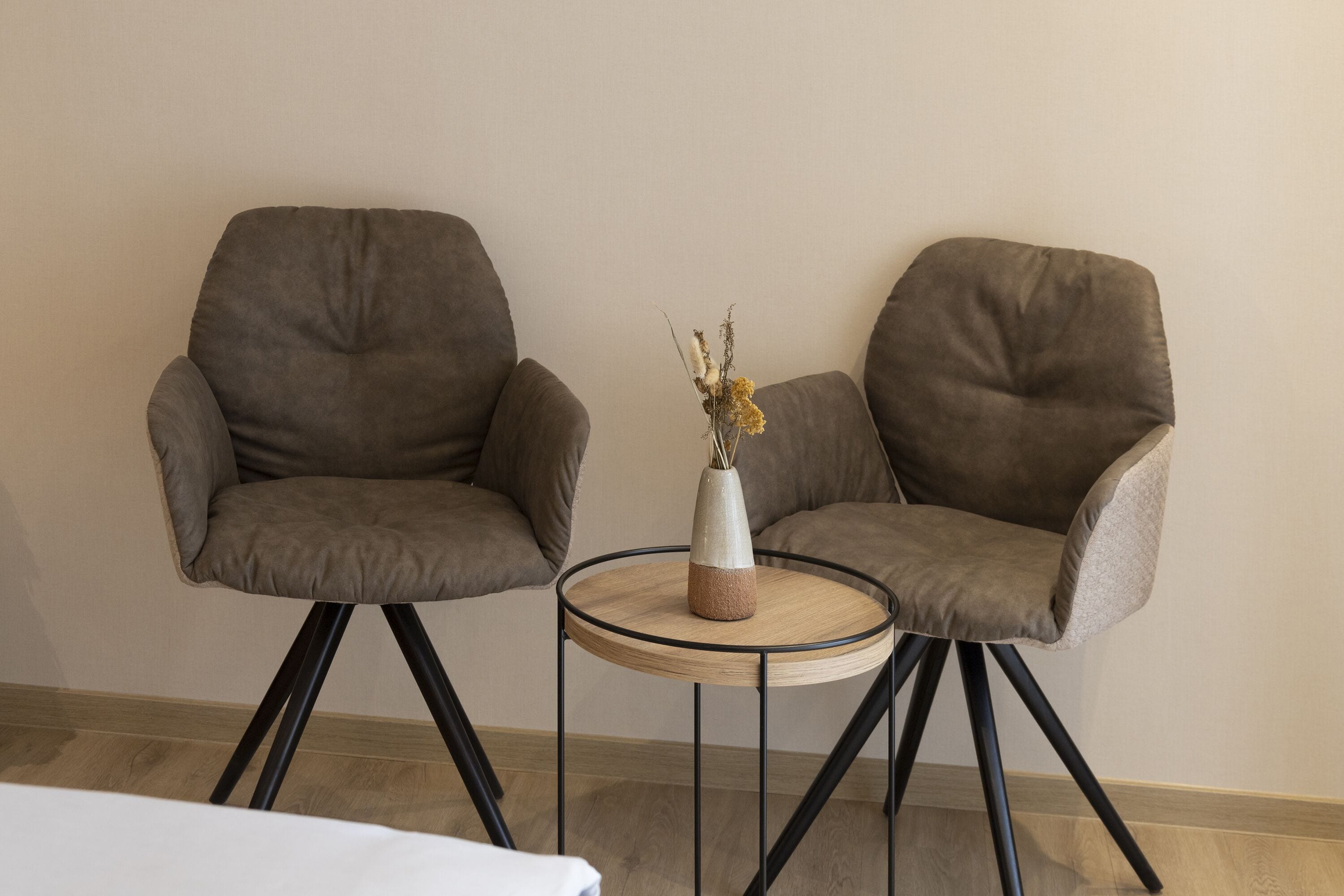 double room, annex building (forellerie, opposite mainstreet) | living area | lcd tv