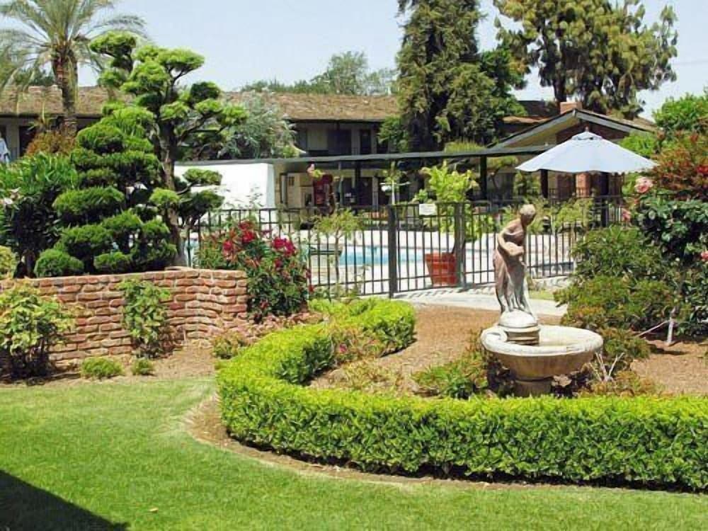 Lamp Liter Inn by null