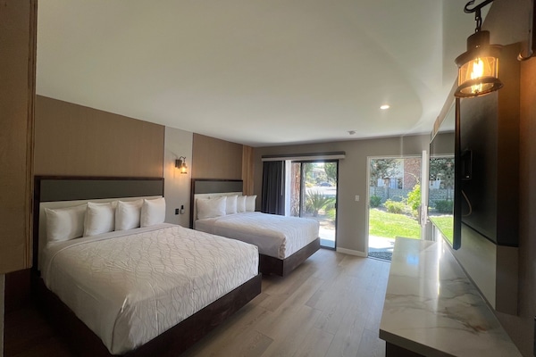 Premium Double Room | Desk, laptop workspace, blackout curtains, free WiFi