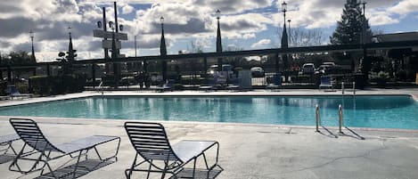 Piscine extérieure