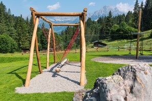 Children’s play area – outdoor