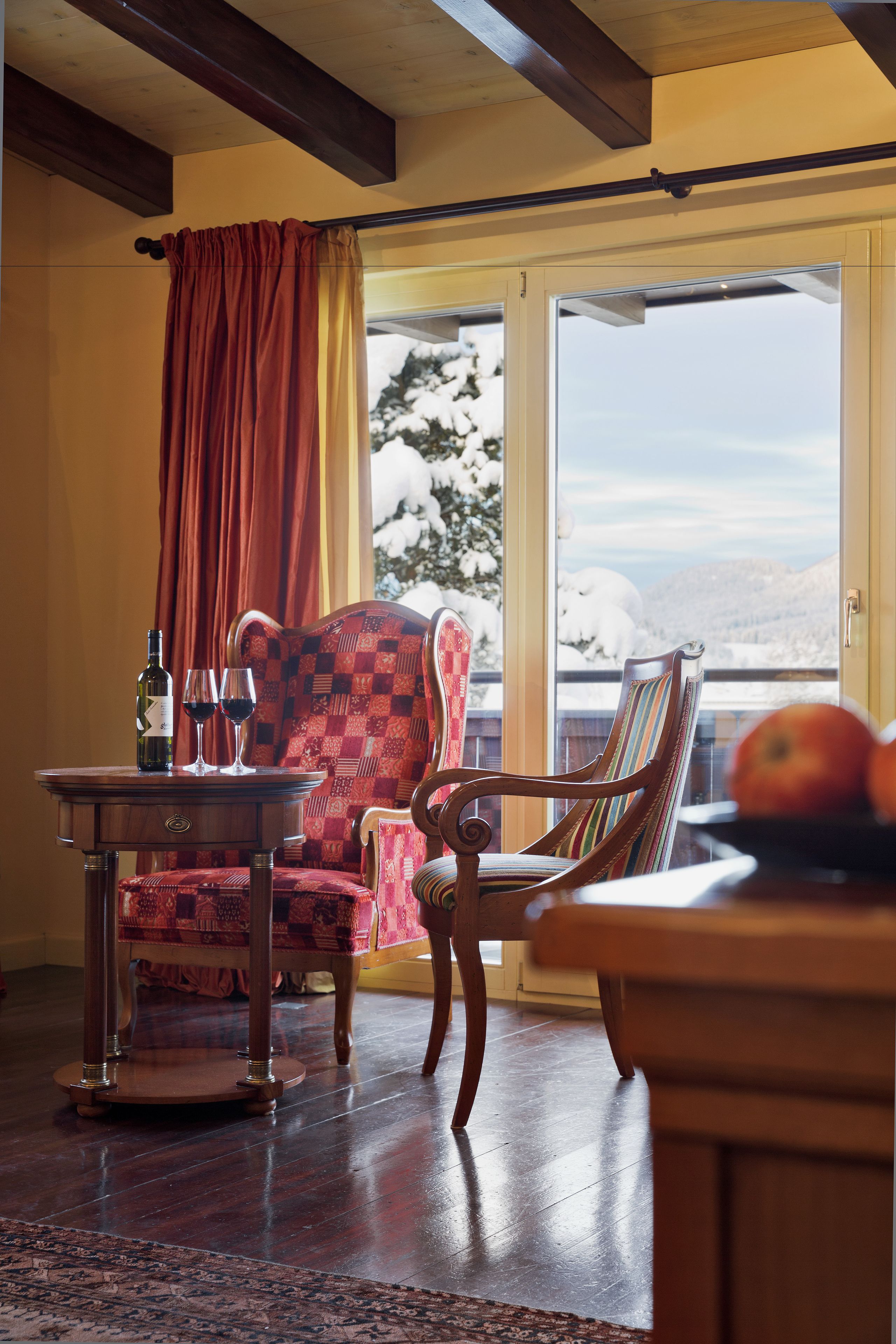 1 bedroom, hypo-allergenic bedding, minibar, in-room safe