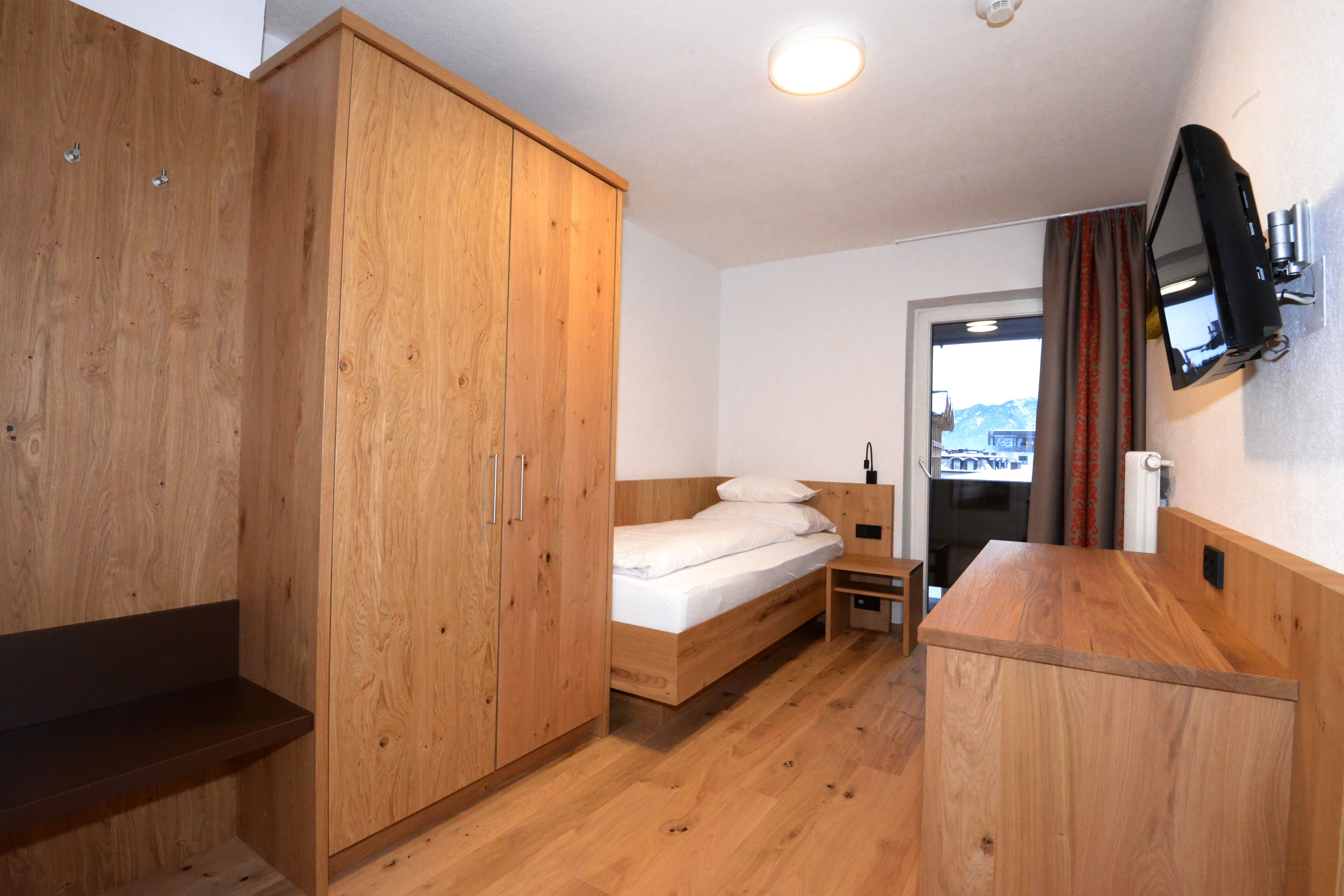 single room, balcony | hypo-allergenic bedding, in-room safe, free cots/infant beds, free wifi