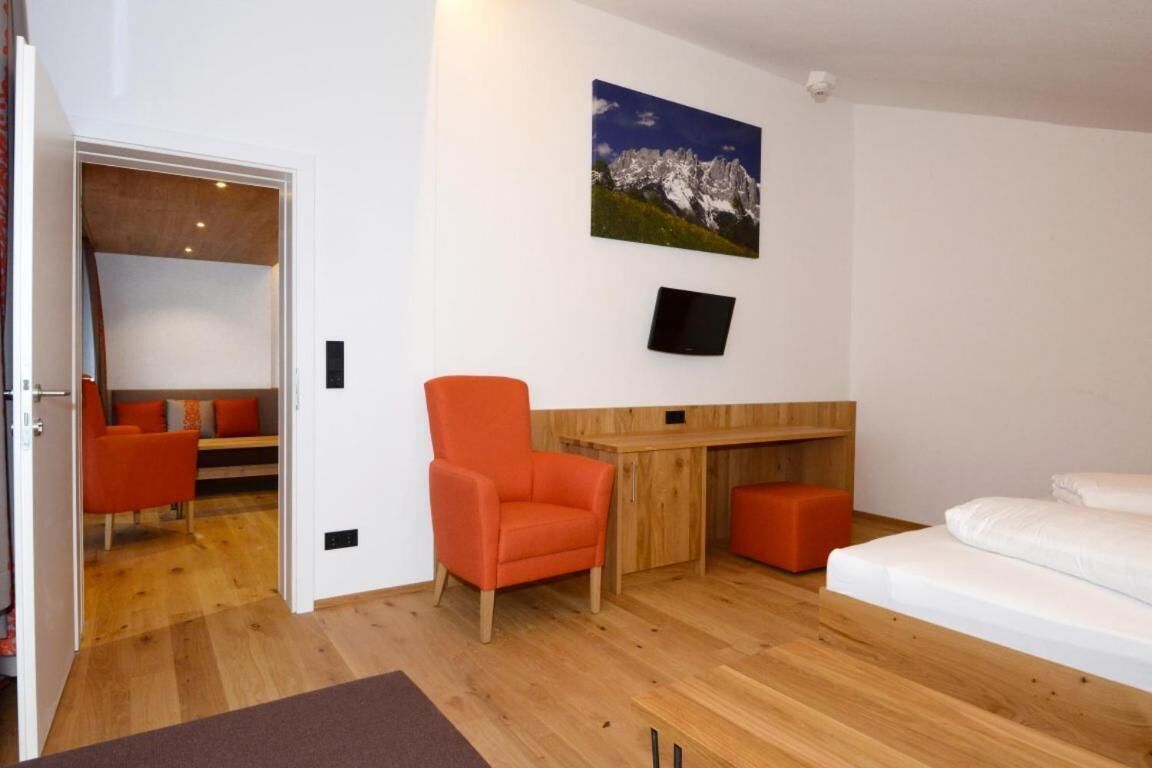 hypo-allergenic bedding, in-room safe, free cots/infant beds, free wifi