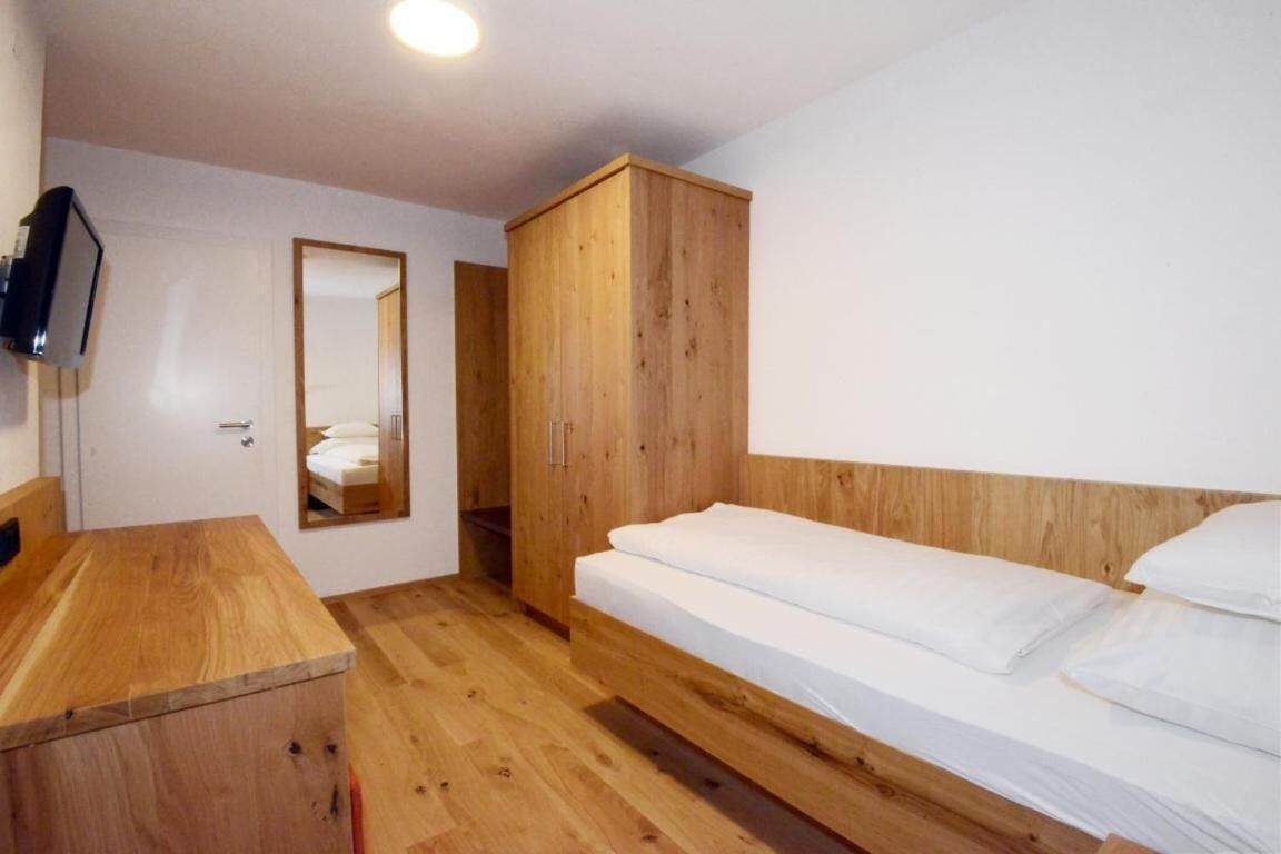 hypo-allergenic bedding, in-room safe, free cots/infant beds, free wifi