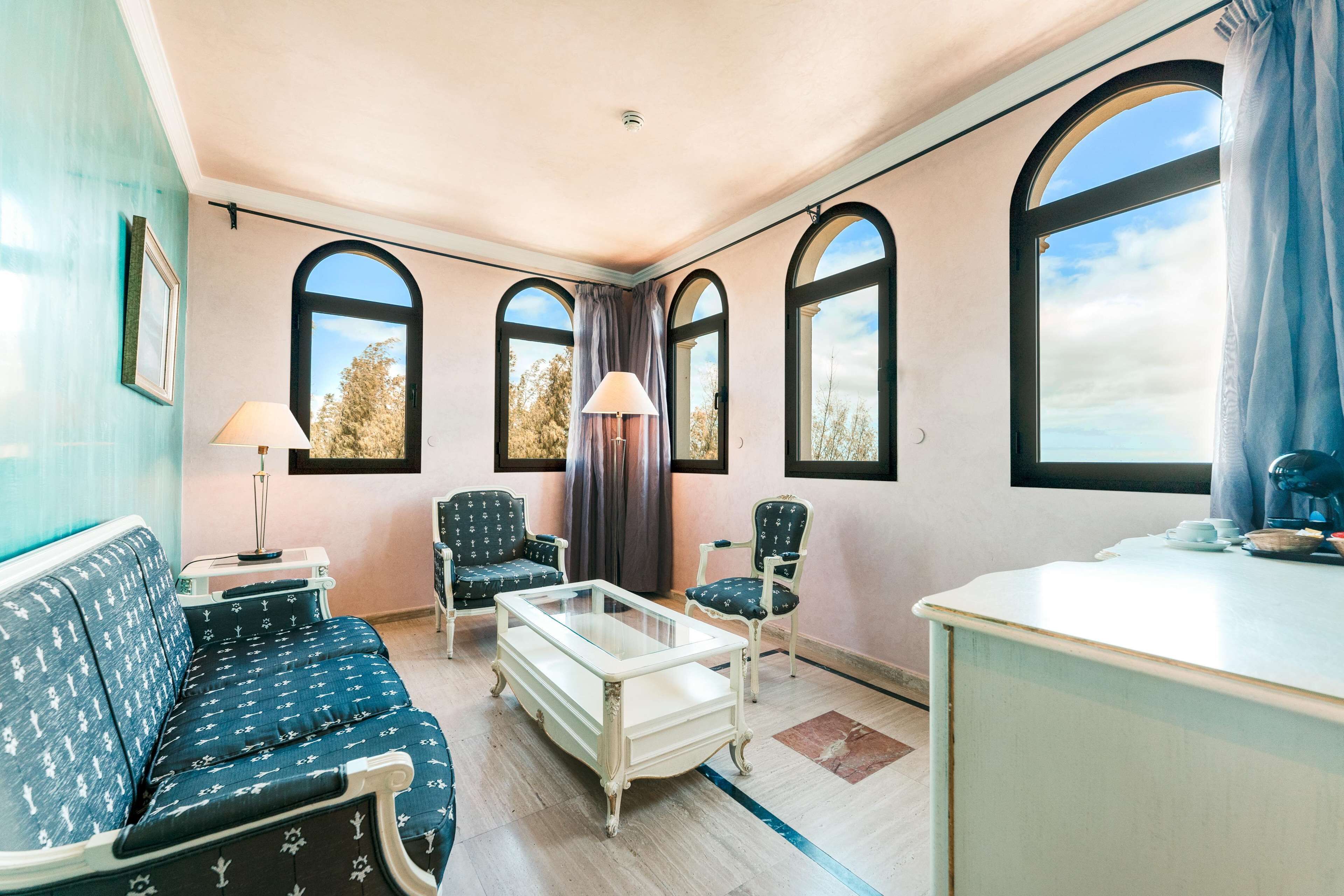 minibar, desk, free cots/infant beds, wifi