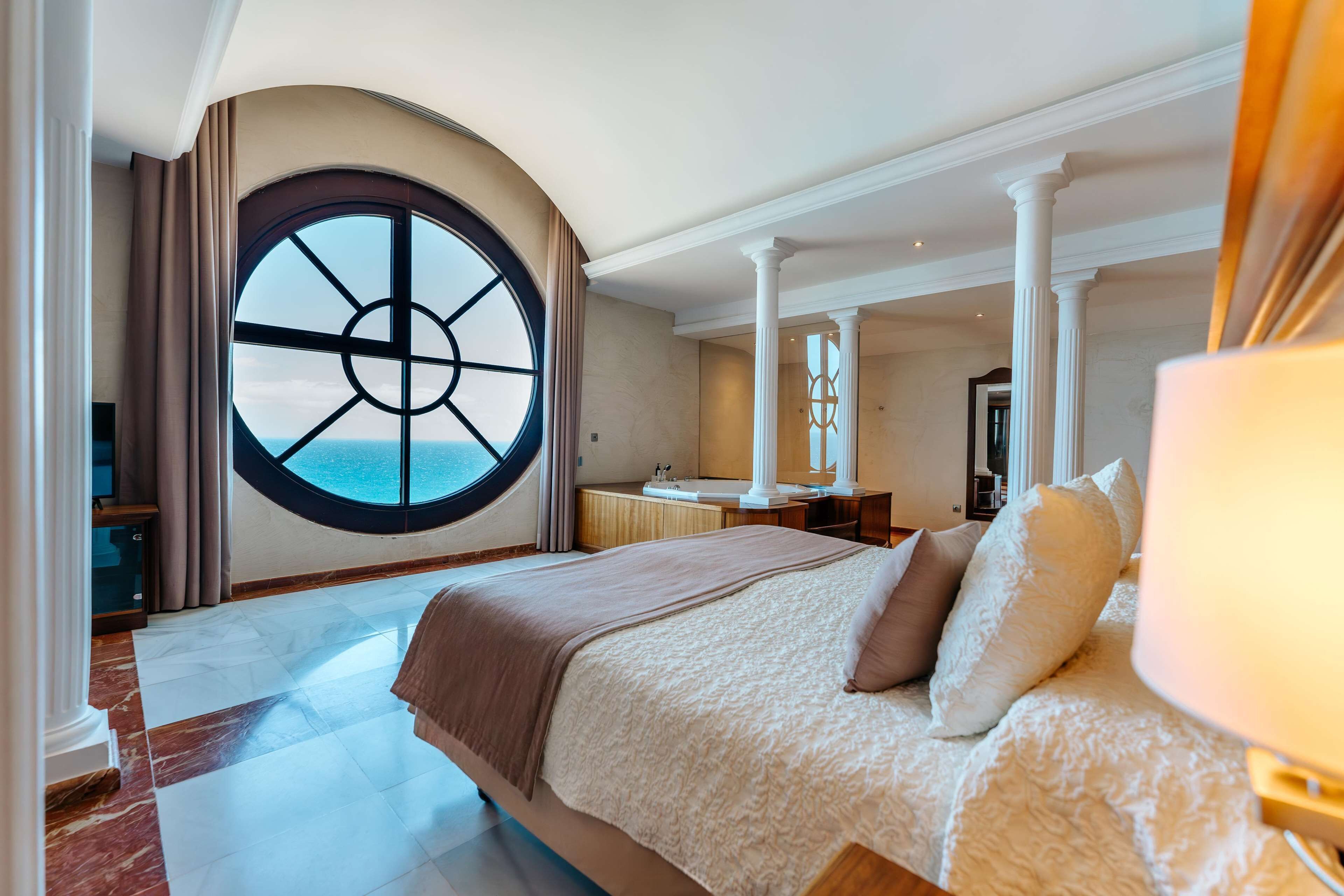 minibar, desk, free cots/infant beds, wifi