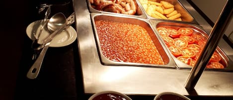 Petit déjeuner complet compris tous les jours