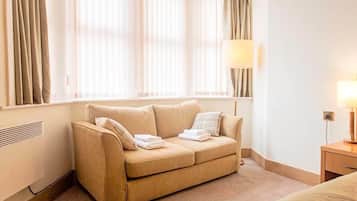 Family Room, Sea View | In-room safe, desk, iron/ironing board, free WiFi