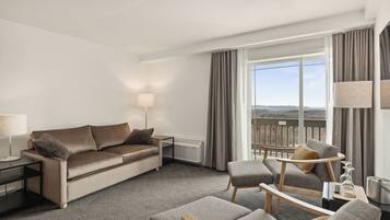 Escritorio, cortinas blackout, sistema de insonorización y wifi gratis