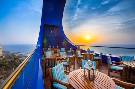 ํ
๋ผ์ค/ํํฐ์ค