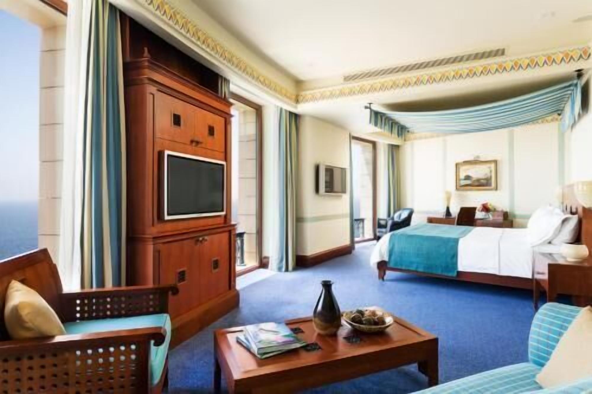 Hypo-allergenic bedding, pillow-top beds, minibar, in-room safe