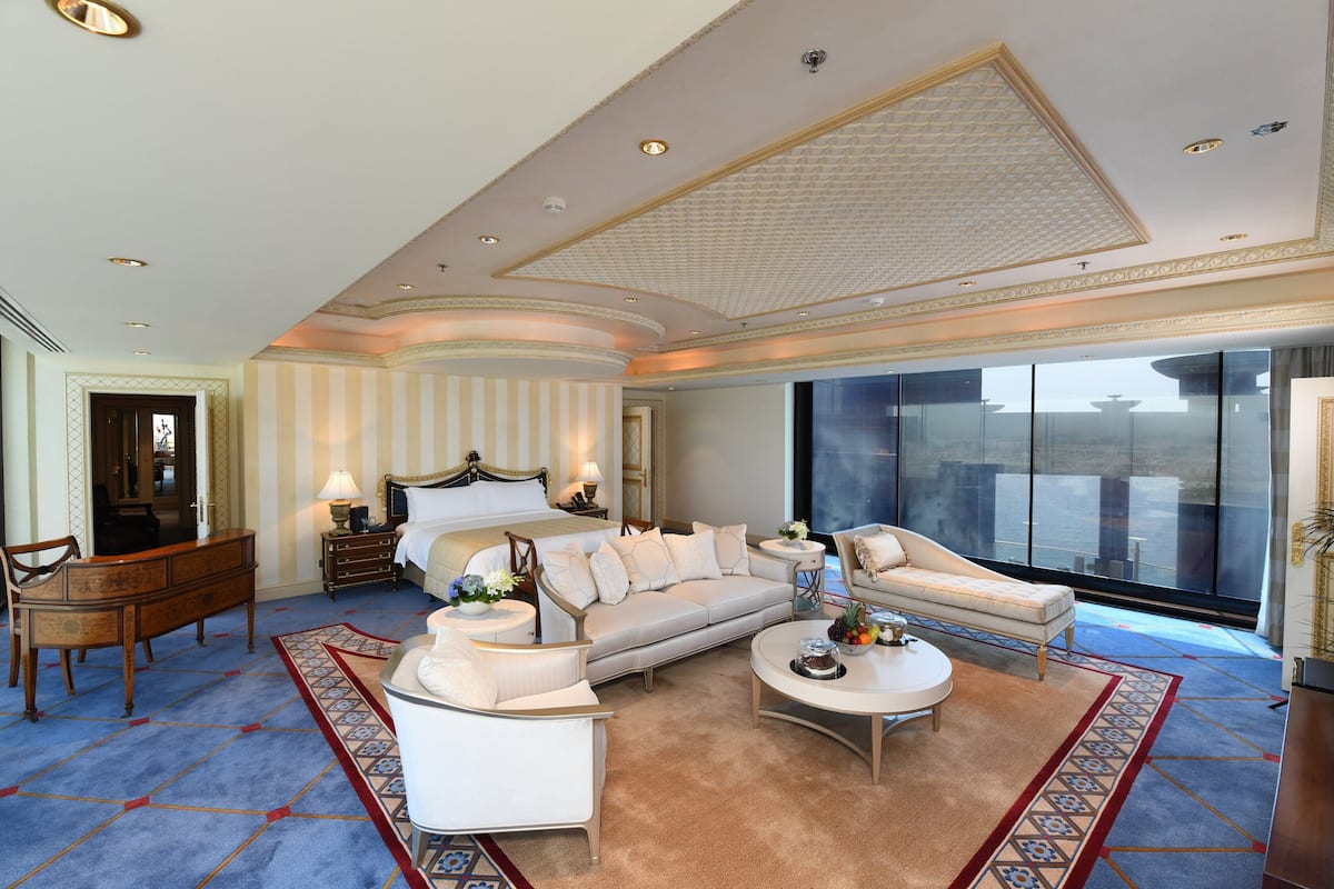 royal suite | 1 bedroom, hypo-allergenic bedding, pillow-top beds, minibar