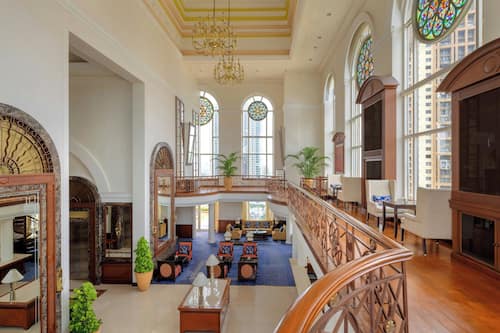 4 restaurants; breakfast, lunch, and dinner served
