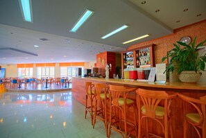 Bar (on property) - Aqualand Resort (Corfu)