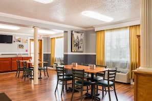 Free continental breakfast