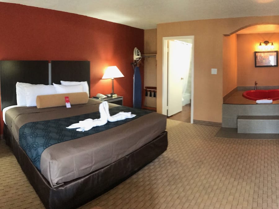 Desk, iron/ironing board, rollaway beds, free WiFi